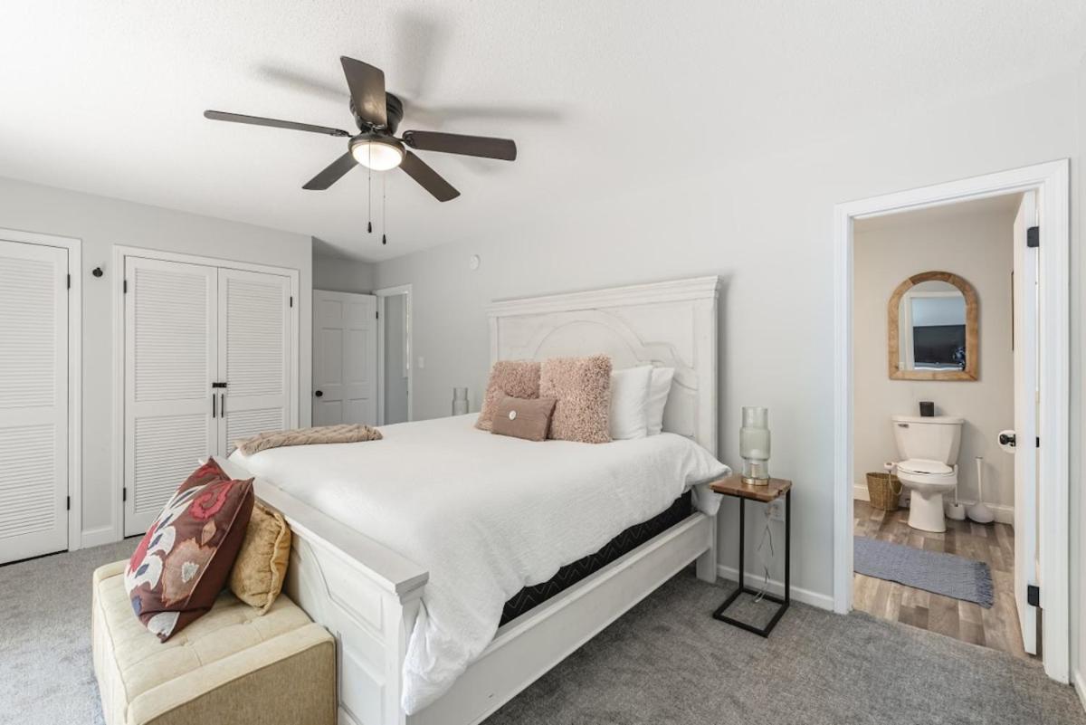 Coastal Comfort Meets Beachside Bliss مسكيغون المظهر الخارجي الصورة